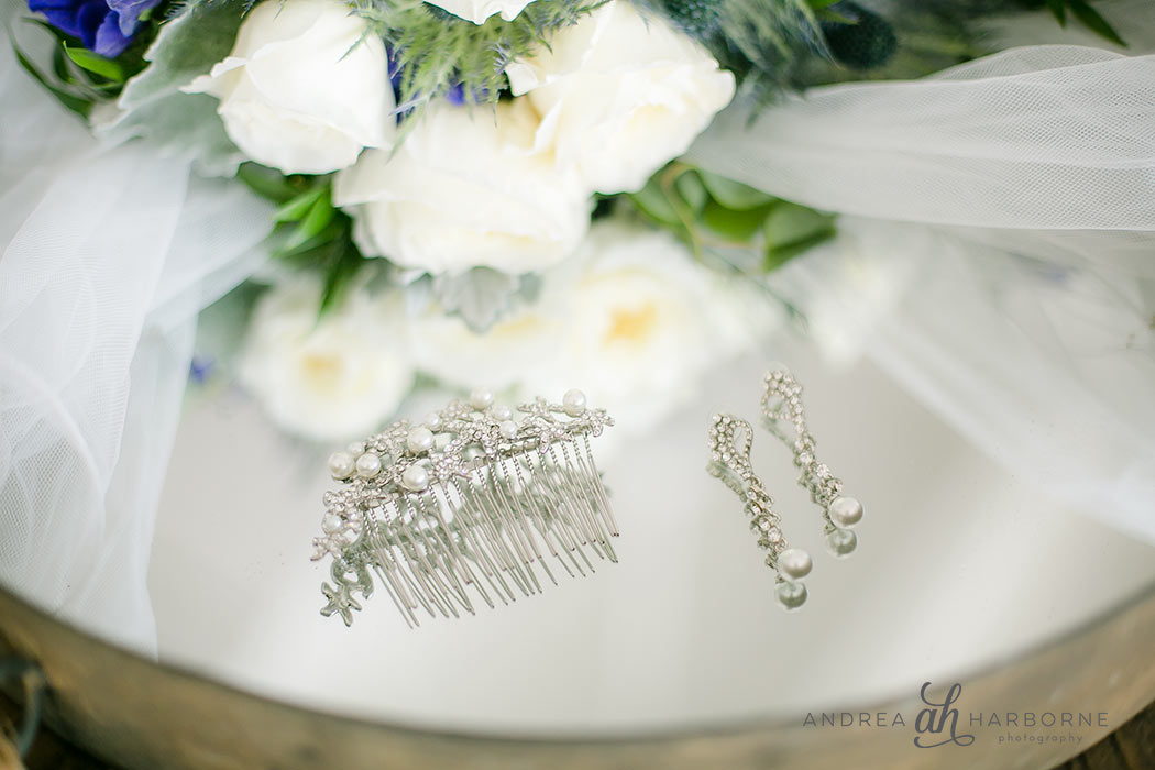 Must-have wedding jewelry photos Beautiful detail shots of wedding jewelry