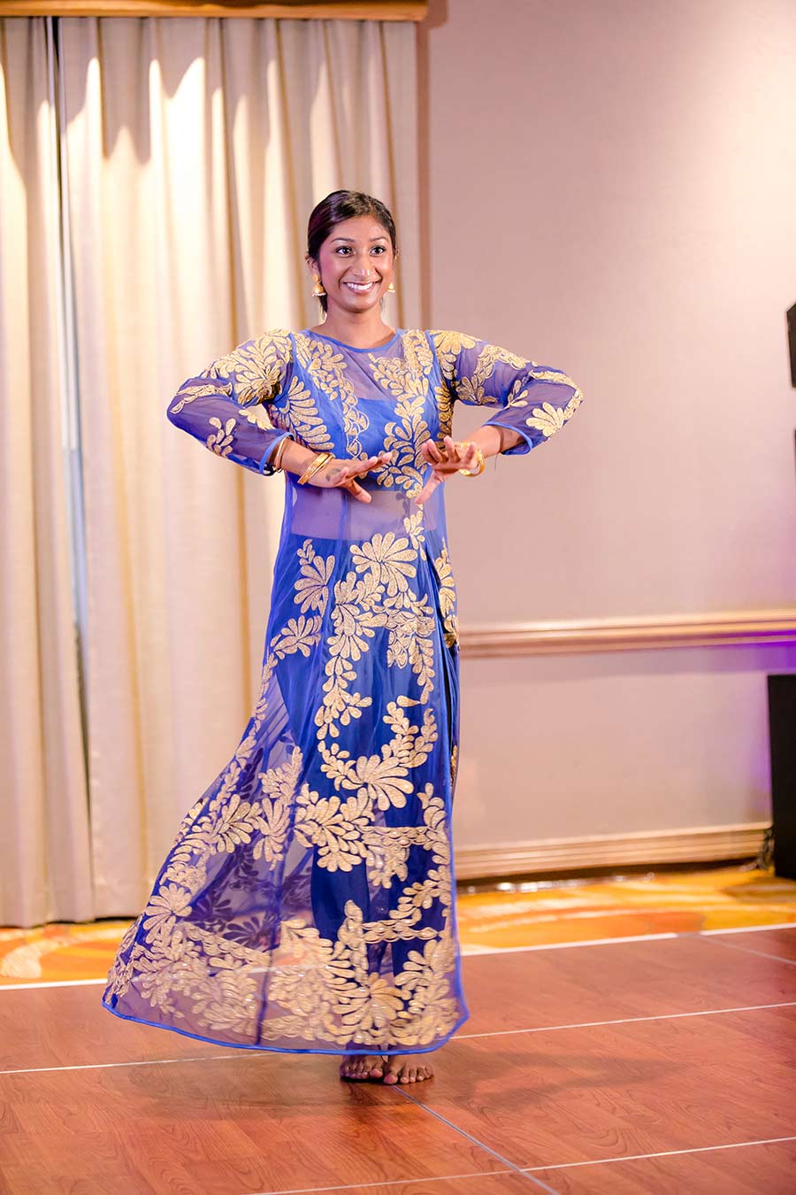 indian dancer at wedding