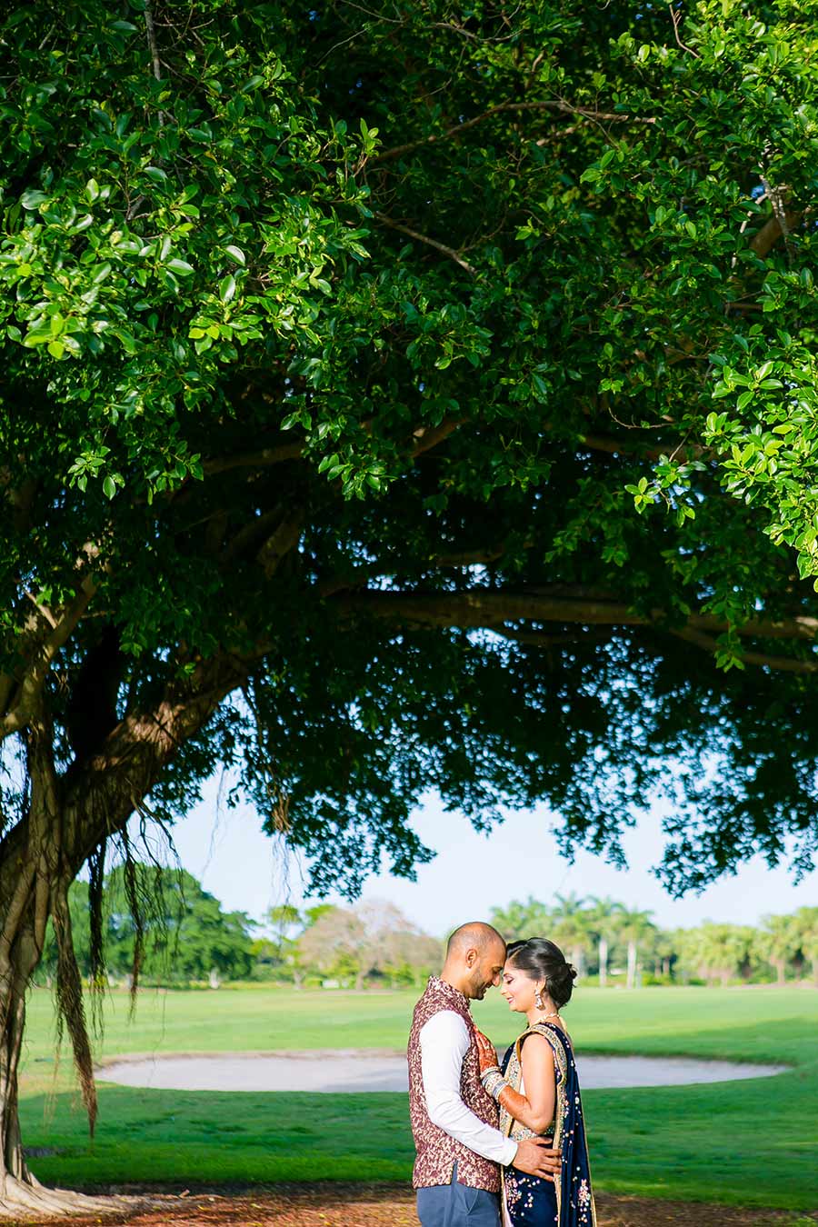 bride and groom at hotel golf course in fort lauderdale