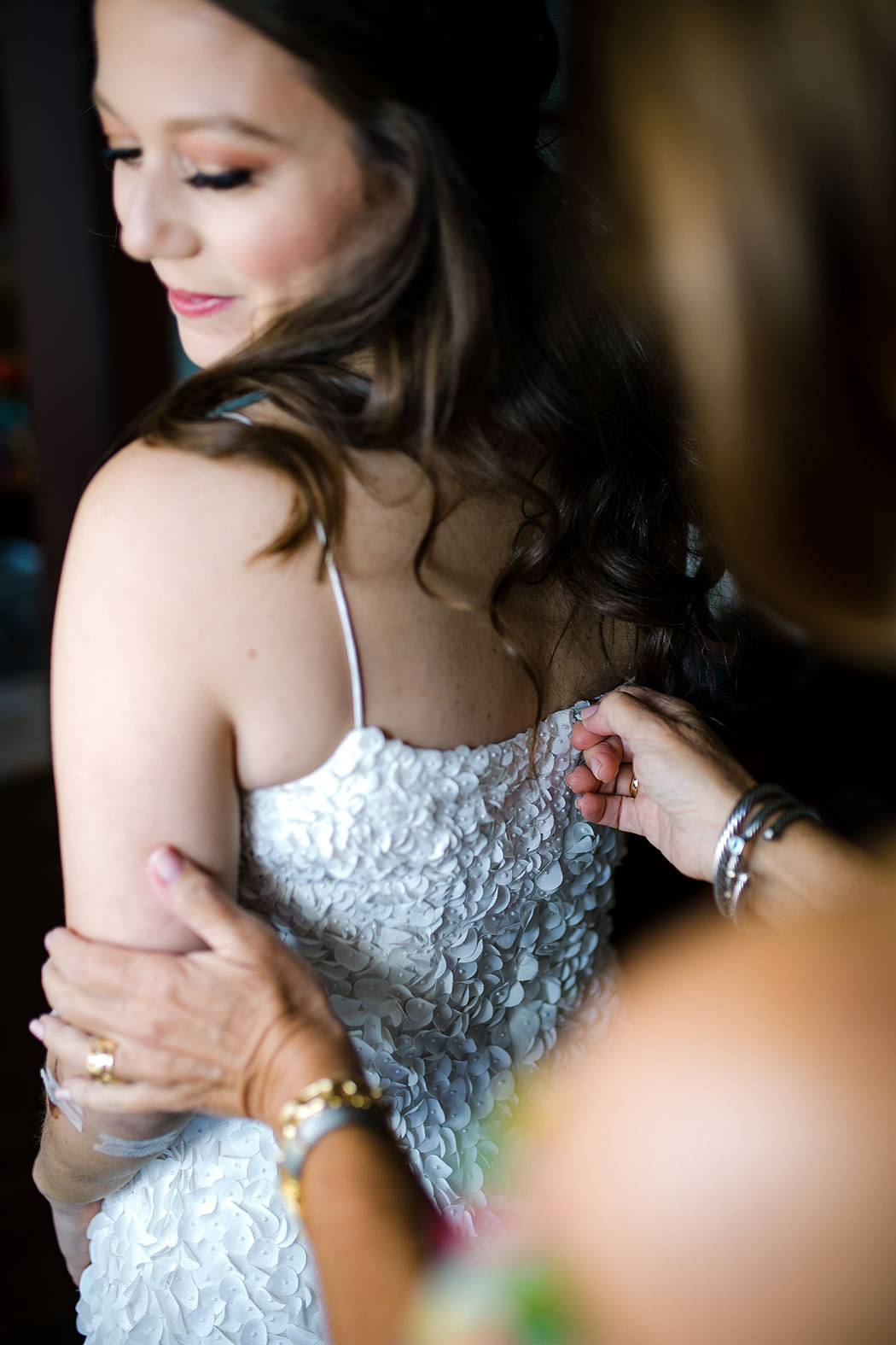 modern jewish wedding at EAST Miami | bride getting ready detail photography