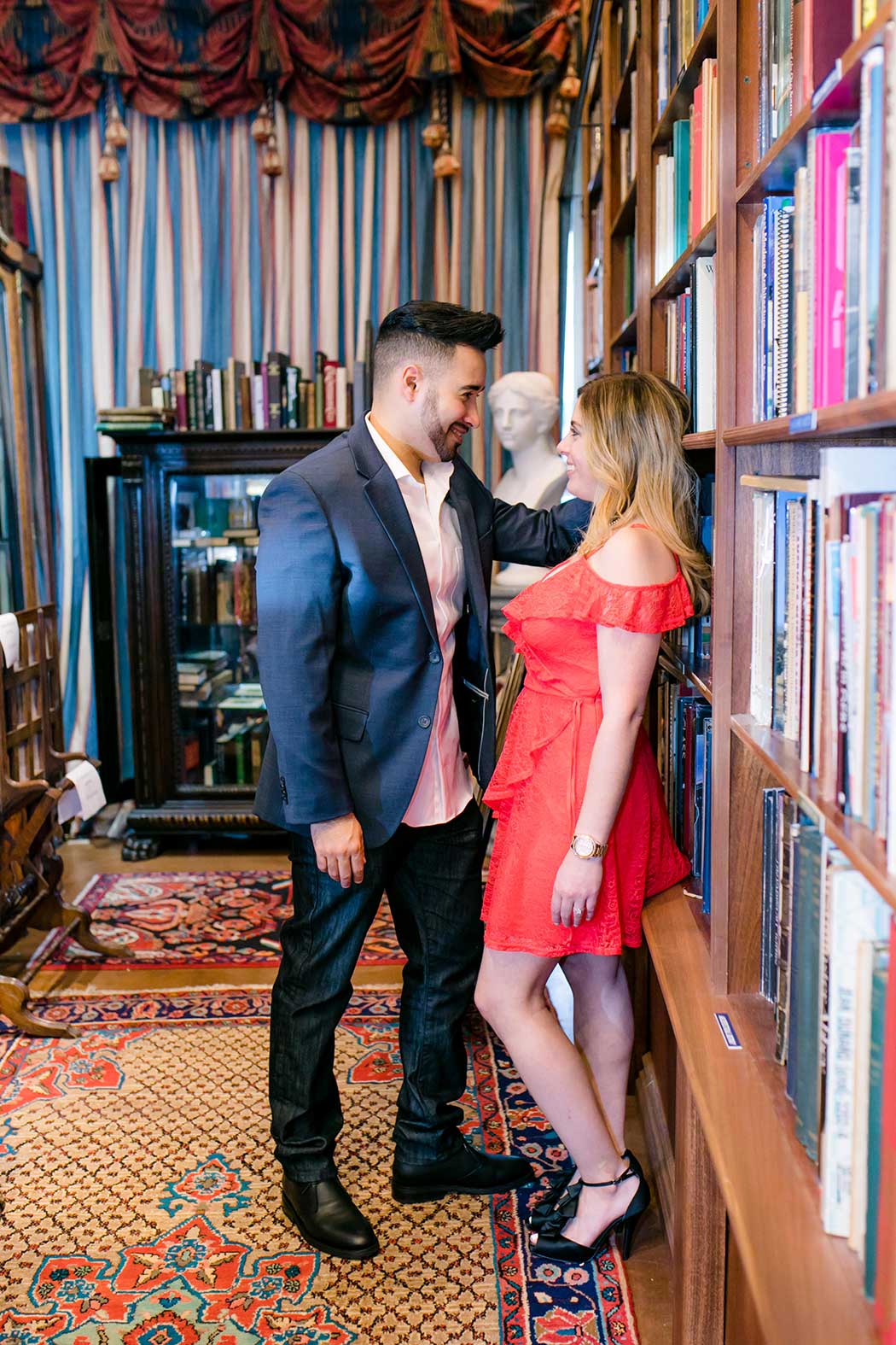 cute book store engagement session in fort lauderdale | andrea harborne photography