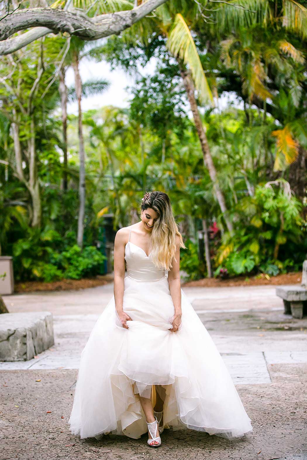 beautiful bridal pose during styled photoshoot at palm beach zoo wedding